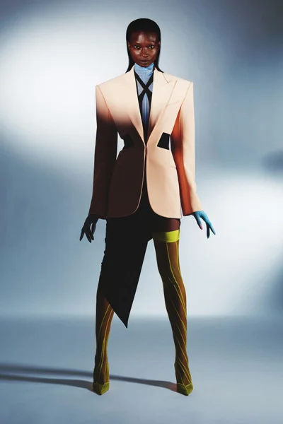 Look 10